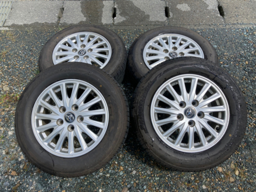 商談中】トヨタヴォクシー80純正ホイール195/65/R15バリ山
