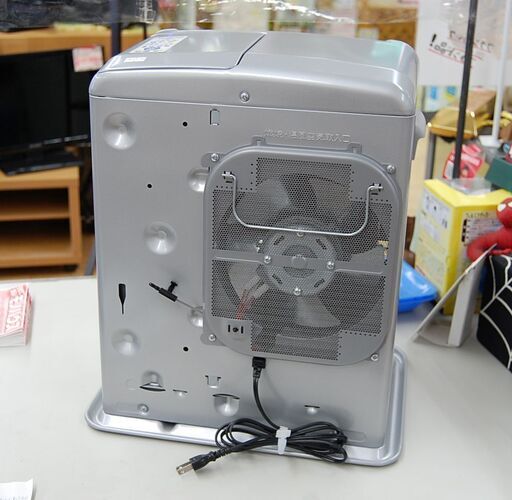 値下げ 1シーズンのみ使用のファンヒーター売ります。※灯油20リットル