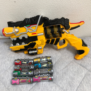 キョーリュージャー　ガブリボルバーと獣電池　ヒーロー戦隊の銃のおもちゃ