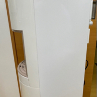 ウォーターサーバー　FRECIOUS dewo ホワイト