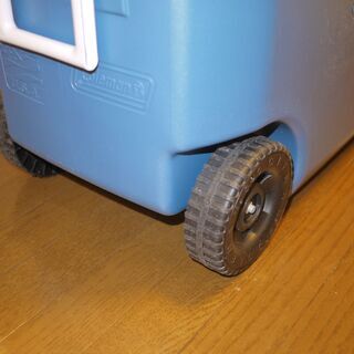 コールマン　クーラーボックス　ホイール付き　62QT 容量約58L アイスブルー
