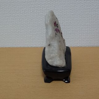 【鑑賞用自然石(風速)】自然石(ルビーコランダム)