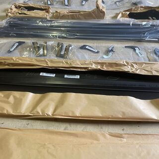 新品ヴェルファイアカスタマイズパーツサイドスカート