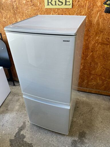 M3106　シャープ　１３７L　2018年