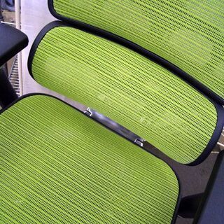 ☆ Ergohuman PRO ottoman プロ オットマン内蔵 黄緑色 グリーン 高級オフィスチェア メッシュ OAチェア ハイバック エルゴヒューマン 札幌 東区 北20条店