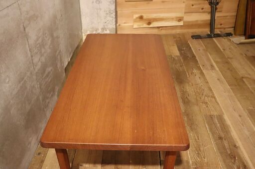 チーク無垢材を使ったリビングテーブルです。シンプルでレトロなデザインは北欧スタイルやヴィンテージテイストにも！やや高めの高さ50cmでソファに座っての作業におすすめのセンターテーブルです。BH622