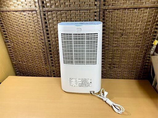 衣類乾燥 SHARP 2017年製 除湿機 CV-G71 コンプレッサー式 プラズマクラスター シャープ ☆ 除湿器 ☆ PayPay(ペイペイ)決済可能  白石区 札幌市 アウトレットモノハウス白石店 東札幌 - 除湿器