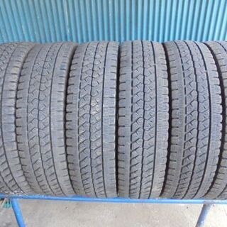 ブリヂストン　BLIZZAK W979　205/80R17.5 120/118L LT　6本　8〜9分溝 ブリヂストン BLIZZAK W979 205/80R17.5 120/118L LT 6本 9分溝1本と6