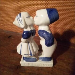 オランダ   デルフトブルー 陶器 キス人形