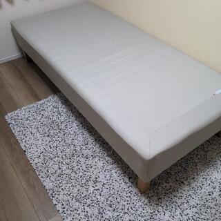 取引予定　IKEA シングルベッド(希望があればラグ付き)
