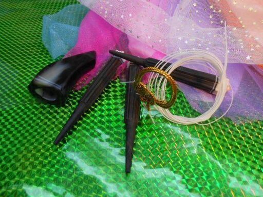 沖縄三線専用 8.700円 沖縄三線専用 加工済カラクイ、オランダ牛爪、糸掛