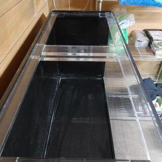 特注アクリル水槽1200美品値下げ