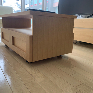 大塚家具のテーブル