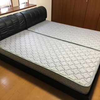 シングルベッド 2台 (マットレスはフランスベッド製