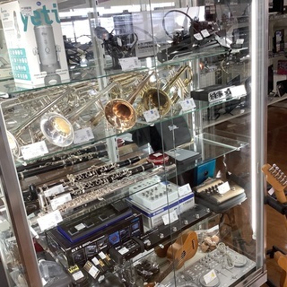 楽器多数展示中】マンドリン Blanton入荷しました