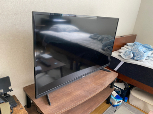 2019年製ハイビジョン液晶テレビ（TV台付き）