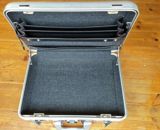 ゼロハリバートン ZERO HALLIBURTON アタッシュケース CE-TAKA 赤