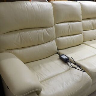 ■品 ニトリ 3人掛け 電動リクライニングソファ 分割可能 ◎