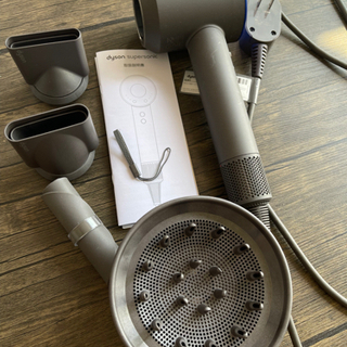 値下げしました！Dyson Supersonic ヘアドライヤー シルバー