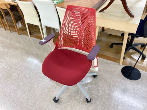 Herman Miller セイルチェア　レッド【トレファク岸和田店】