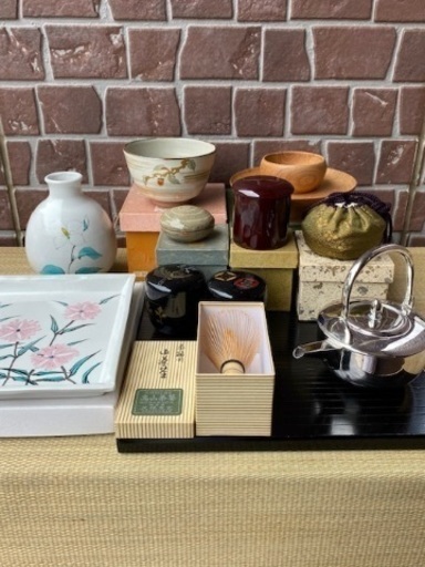 茶道具検茶碗棗銚子香合羽箒茶筅天目台貴人台香合棗茶棚高岡漆器荒目敷板花台花器提灯七宝飾り皿眉風炉灰五徳前瓦敷板竹台子桑子卓煎茶道具