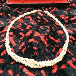 模造真珠の3重ネックレス