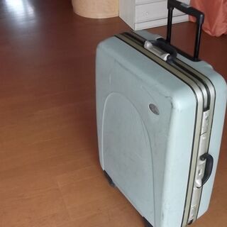 サムソナイトのキャリースーツケース