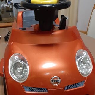 【決定】  乗用玩具 日産 マーチ オレンジ  車