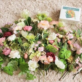 【新品】造花 全部で９０本！+生花用スポンジ