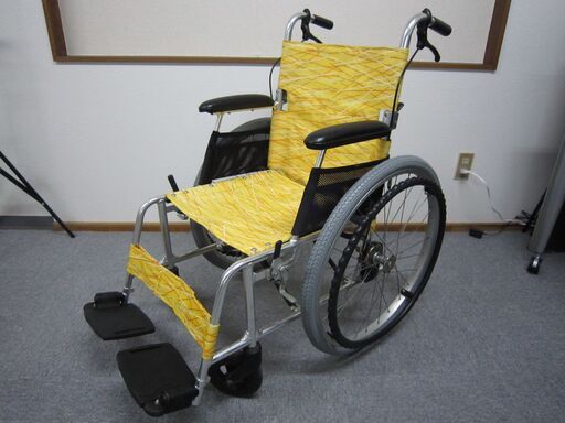 【中古】　車椅子 日進製　（黄色）自走式