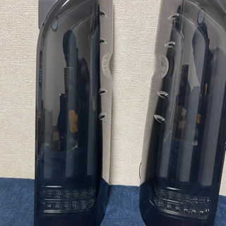 TOYOTA HIACE TAIL LIGHT VALENTI