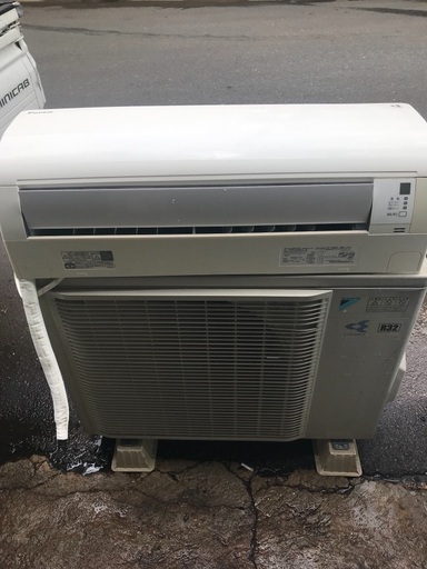 200V Daikin 16 畳。 無料のエアコンの設置 2016