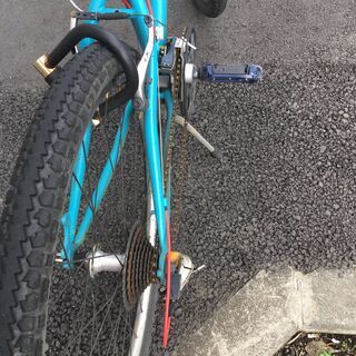 自転車とユーバーイーツバッグ