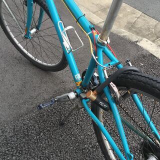 自転車とユーバーイーツバッグ