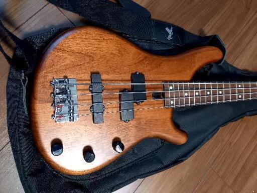 YAMAHA　ベース　ウッディ