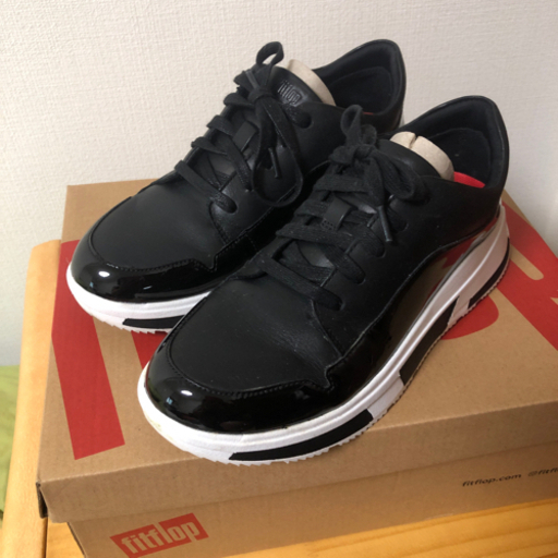シューズ黒