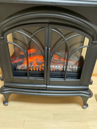 ニトリ　ワイド暖炉型ファンヒーター