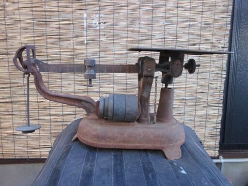 飾り物等に！レトロな計量器