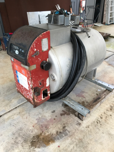 タツノ製灯油ローリー470リットル