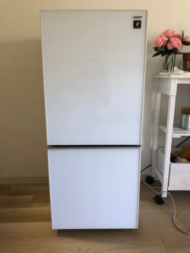 SHARPプラズマクラスター冷蔵庫　高品位ガラスドア　ホワイト
