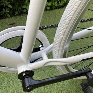 新品未使用！組み立完成品★26インチ　クロスバイク　自転車　6段変速ホワイト　