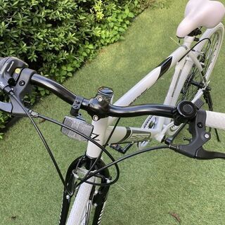 新品未使用！組み立完成品★26インチ　クロスバイク　自転車　6段変速ホワイト　