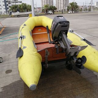 ゴムボート(アキレスCR-310、素材：ハイパロン)、ドリー付き＋電動