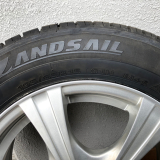 《最終値下げ！！》ほぼ新品195/65R15スタッドレスタイヤ