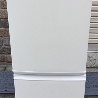 【RKGRE-519-2】特価！シャープ/137L 2ドア冷凍冷蔵庫/SJ-C14D-N/中古品/2017年製/当社より近隣無料配達！ RKGRE-717】特価！シャープ/137L 2ドア冷凍冷蔵庫/SJ-C14E-W/中古品/2018年