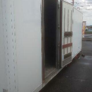 香取市山之辺】No.M-29 横扉付き 保冷コンテナ 長さ約630cmくらい