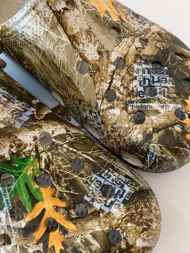 thisisneverthat × Crocs Classic Clog & バッジ SET