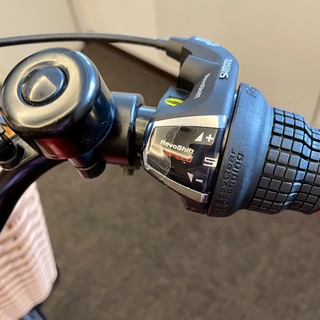 電動アシスト自転車　ほぼ新品　明日11:45までの受付！