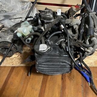 ホンダ・ズーマーエンジンともう一基（キャブ・エアクリ、マフラー付き） ホンダ・ズーマーエンジンともう一基（キャブ・エアクリ、マフラー付き）