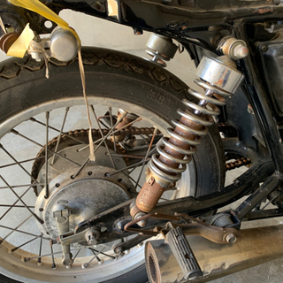 ヤマハ　　バイク　SR400 エンジン掛かります。現在不動